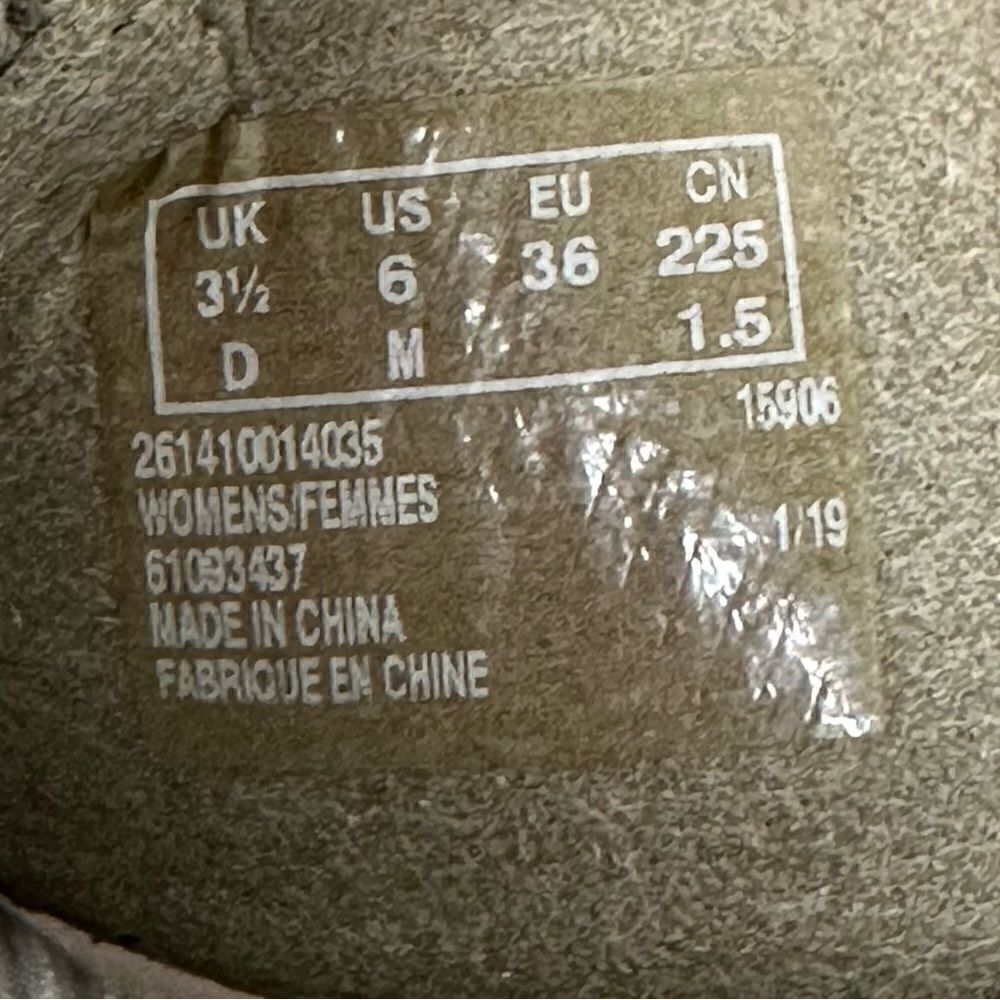 Clarks Women’s Gray Slip On Sandals - Picture 11 of 12